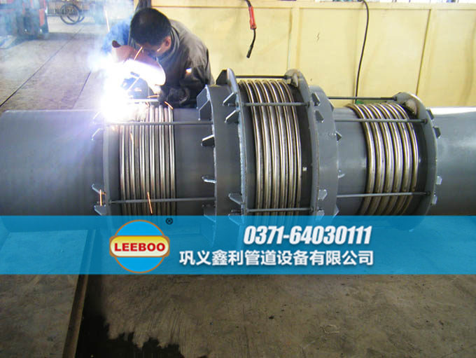 直管壓力平衡<a href=http://www.metrowesthousebuyers.com target=_blank class=infotextkey>補(bǔ)償器</a>生產(chǎn)車間